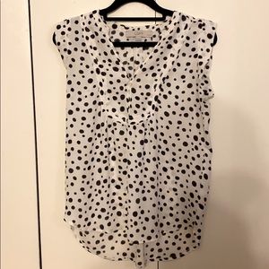 Polka dot sleeveless shirt